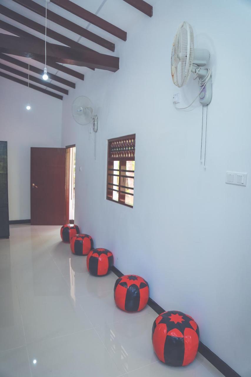 Hikka Surf Hostel Hikkaduwa Dış mekan fotoğraf