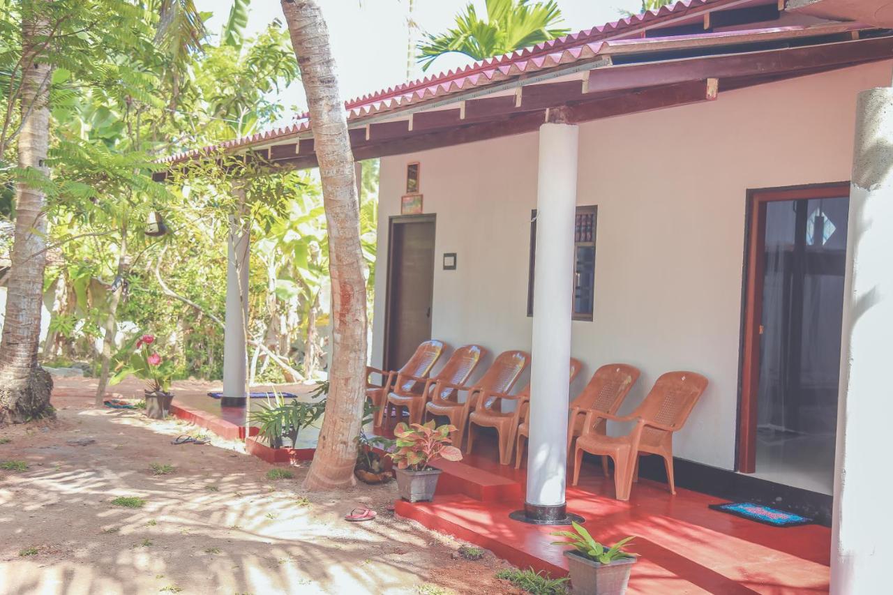 Hikka Surf Hostel Hikkaduwa Dış mekan fotoğraf