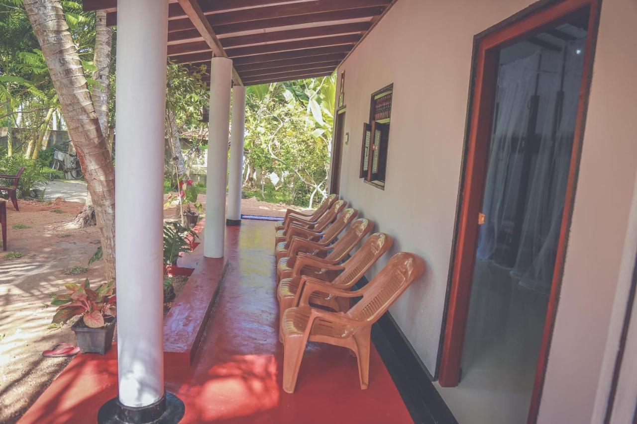 Hikka Surf Hostel Hikkaduwa Dış mekan fotoğraf