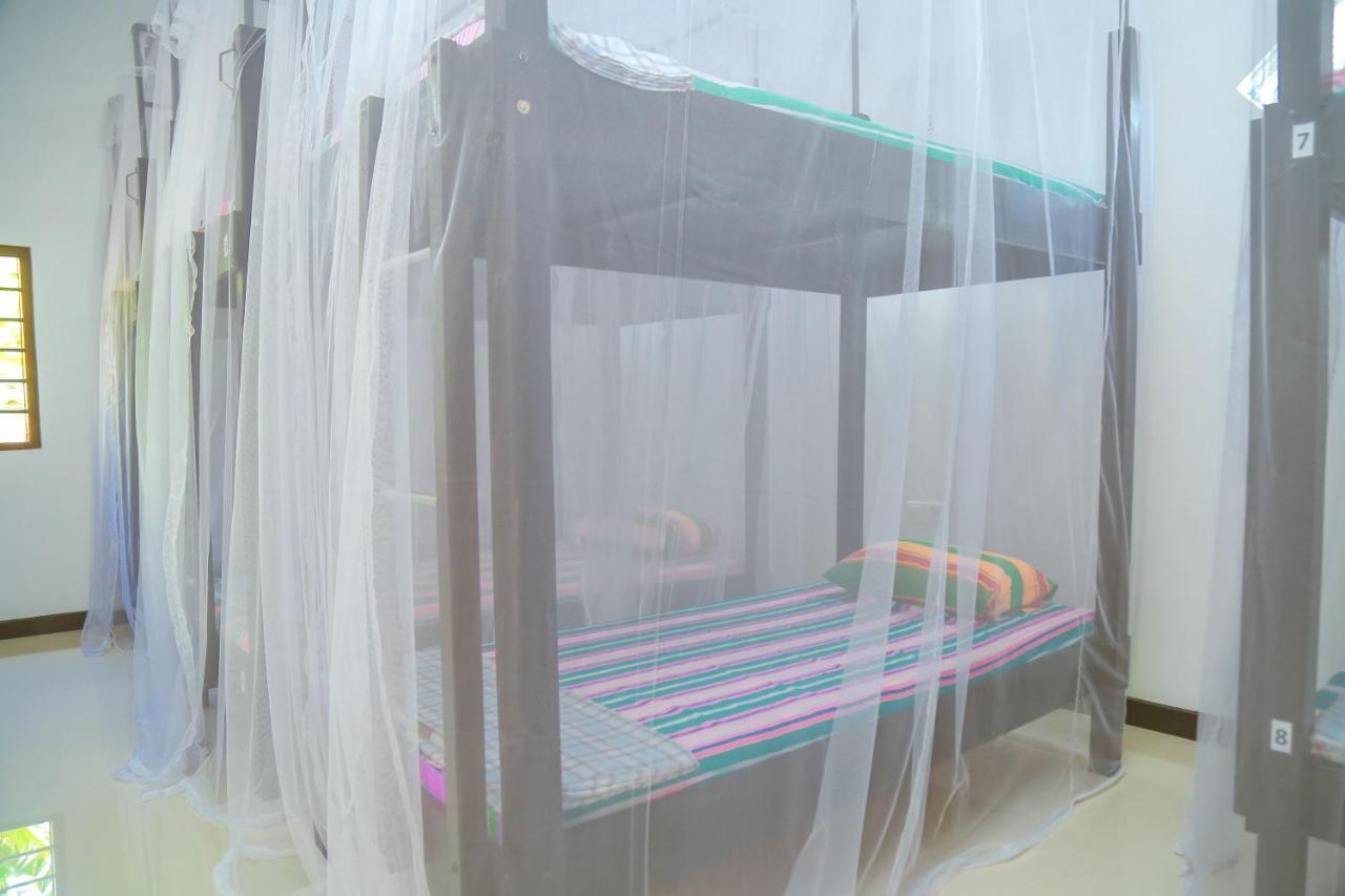 Hikka Surf Hostel Hikkaduwa Dış mekan fotoğraf
