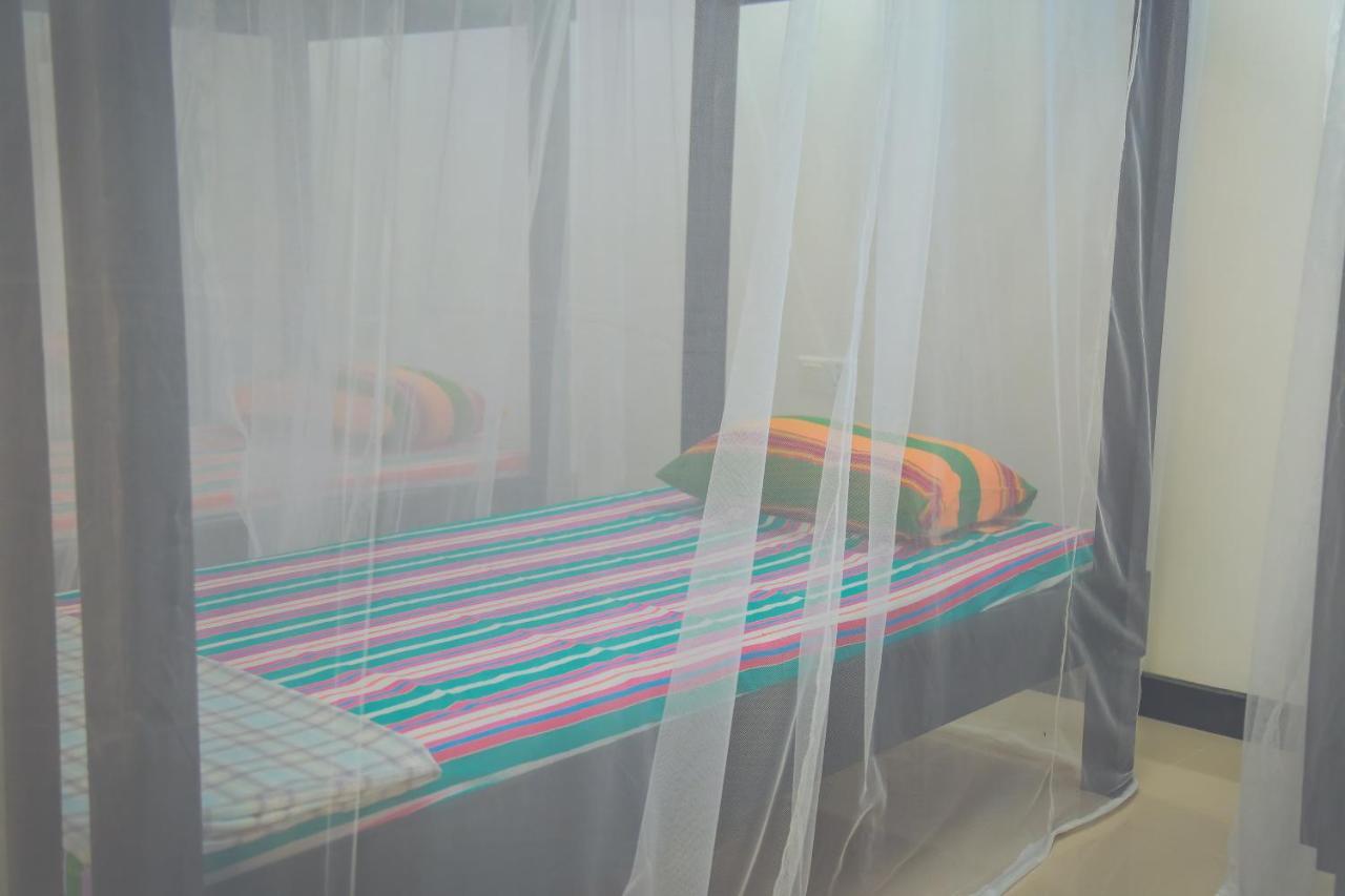 Hikka Surf Hostel Hikkaduwa Dış mekan fotoğraf