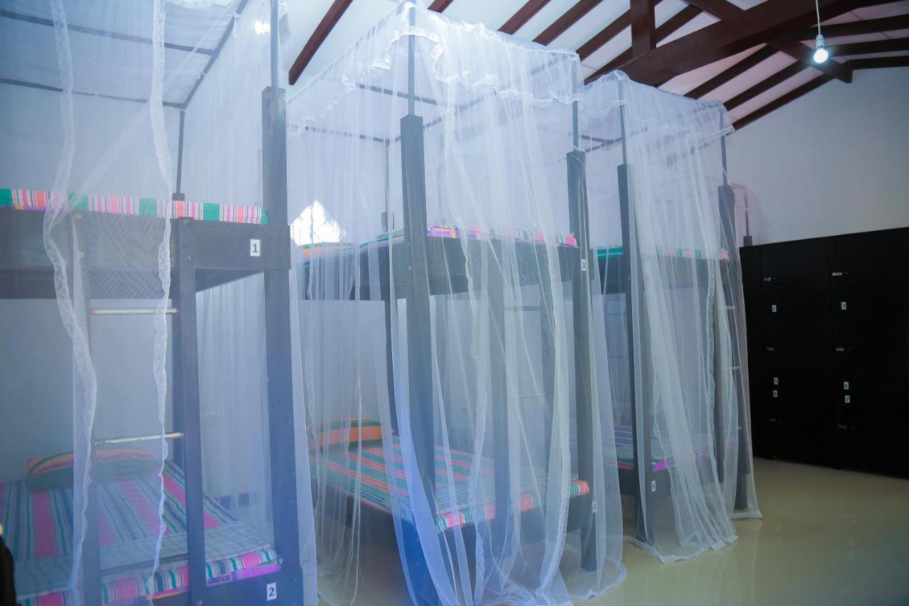 Hikka Surf Hostel Hikkaduwa Dış mekan fotoğraf